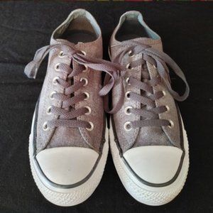 Converse Gray Low Top Tennis Shoes Women’s Size 8